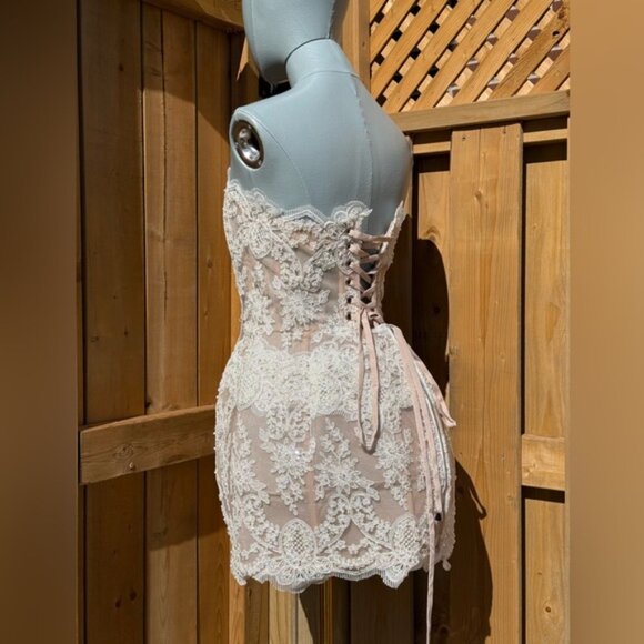 🆕 BRONX & BANCO 🧿 NWOT Maraya Blanc Lace Mini Dress, Sz L US 8 - Picture 7 of 14